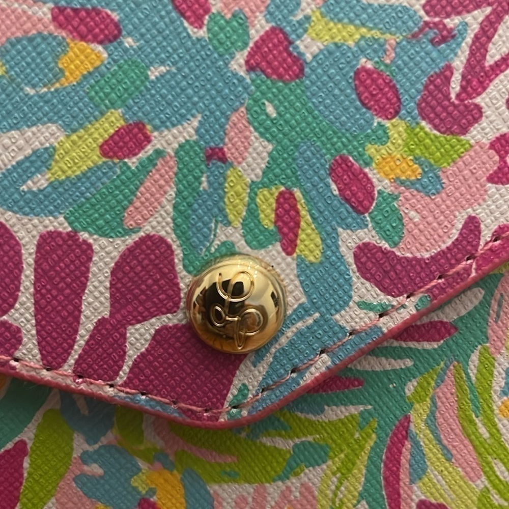Lilly Pulitzer “It’s Always Sunny Somewhere” Folding Sunglass Case - Picture 5 of 8